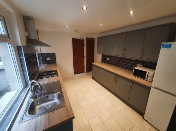 Kitchen (2)
