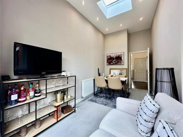 WhatsApp Image 2025-08-22 at 14.30.00_434cbb63.jpg