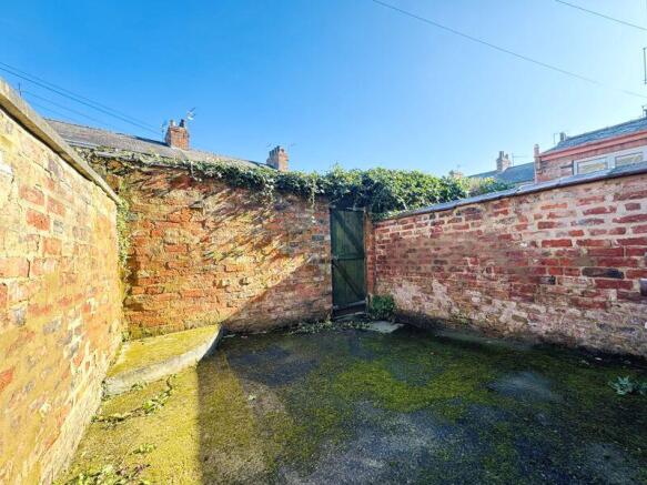 2 bed Terraced for sale Image 12