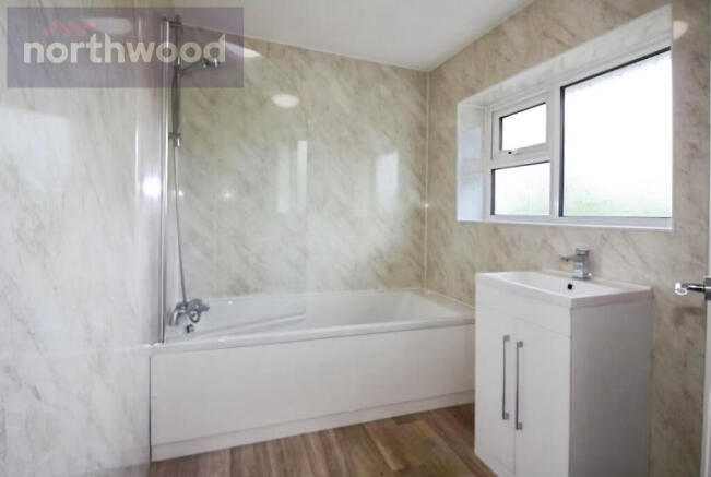 2 bed Maisonette to rent Image 4