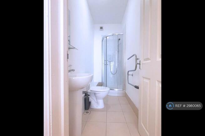 1 bed Flat to rent Image 9
