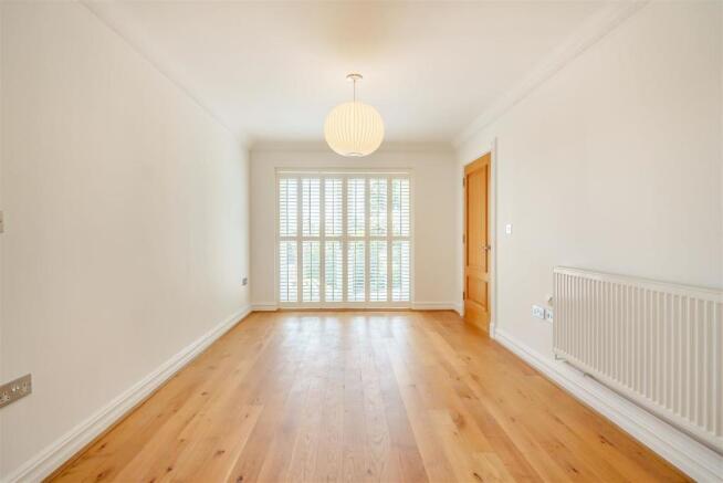 8511736-interior19.jpg