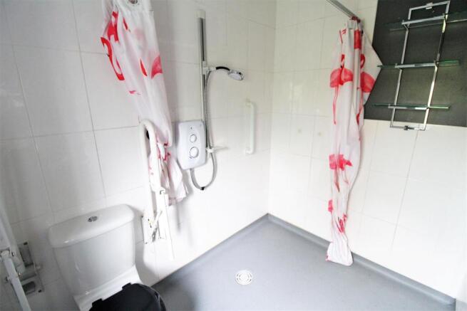 ensuite.JPG