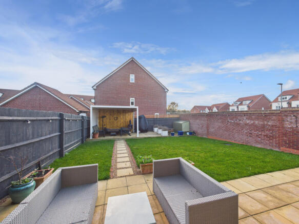 CAM01354G0-PR0633-STILL001