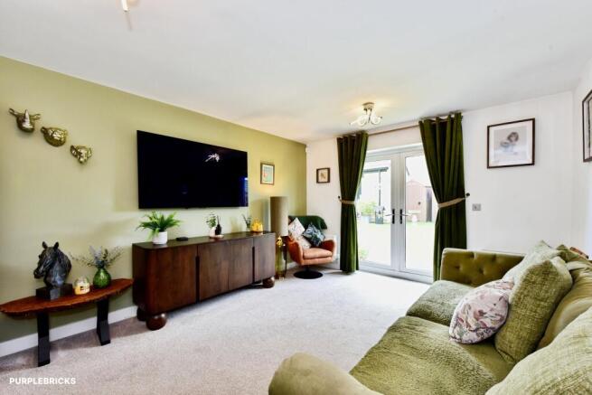 4 bed Semi-Detached for sale Image 9