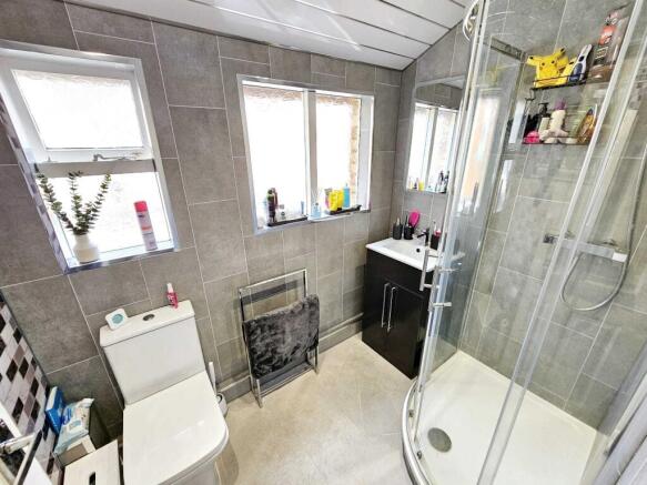 5 bed Terraced for sale Image 9