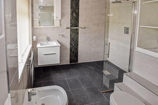 EN SUITE