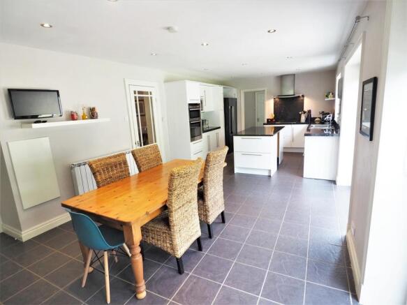 Open Plan Dining Kitchen 915