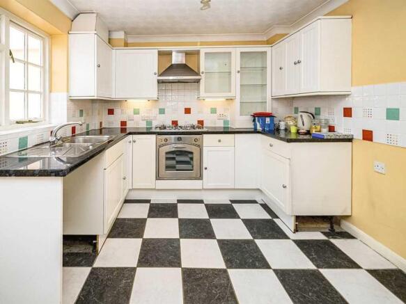 Cooper Way, Windsor Meadows, Cippenham photo 4