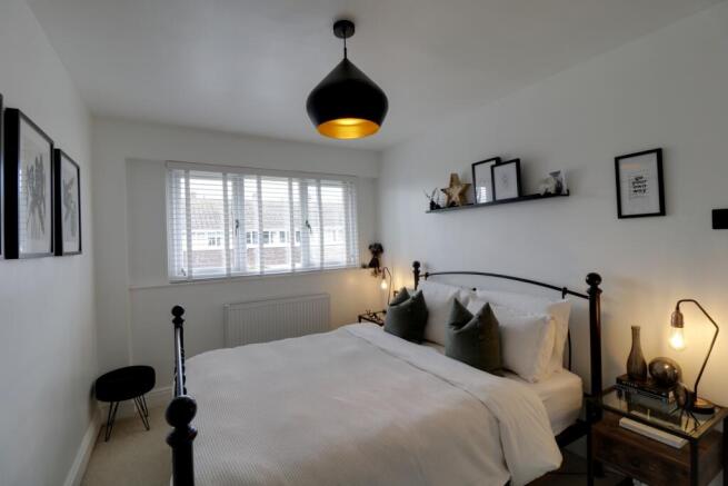 Bed 1 b