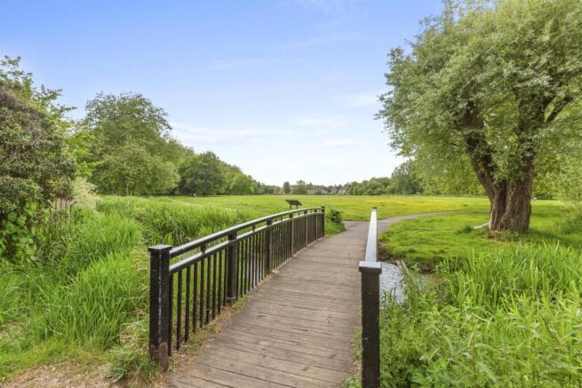 Wye Gardens, Fryers Lane-1.jpg