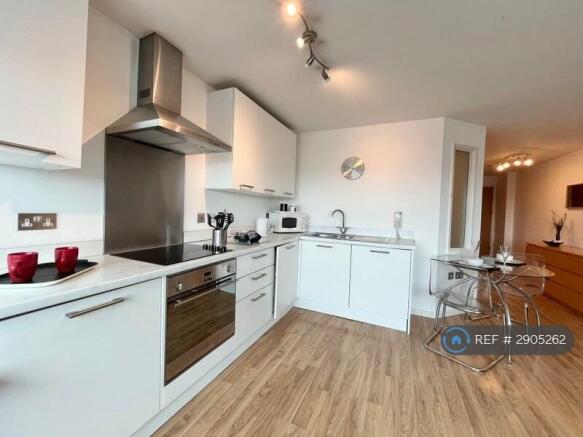 Kitchen / Dining Area