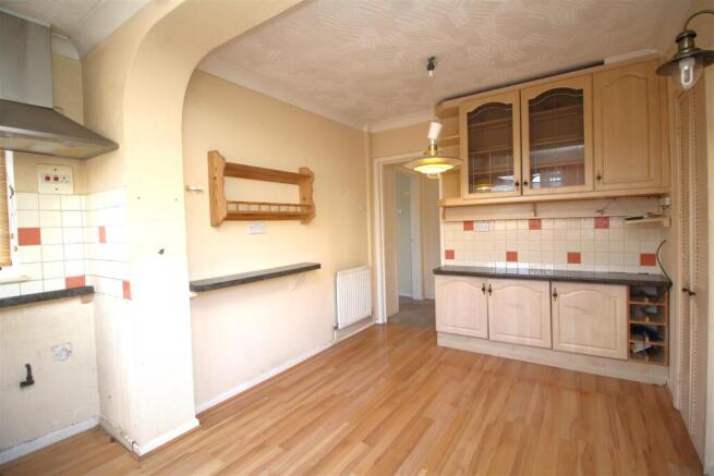 kitchen 2.jpg
