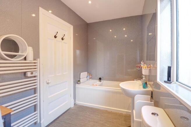 Bathroom 1.1