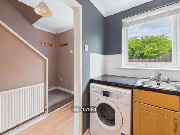 2 bed Terraced to rent Image 9