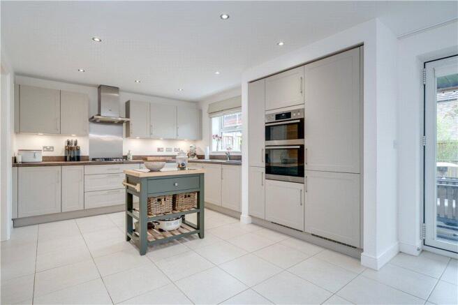 4 bed Detached for sale Image 7