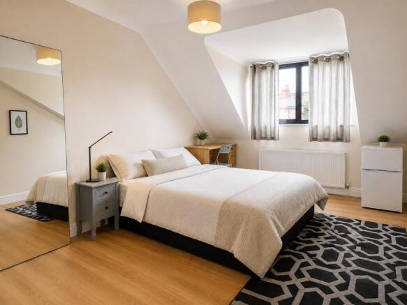 Exceptional Three-Bedroom Flat to Let in the Hear