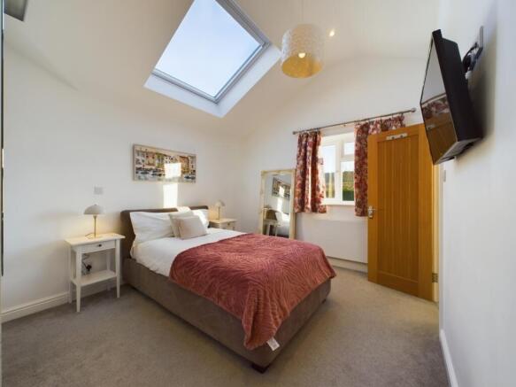 CAM01740G0-PR0318-STILL011