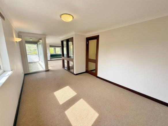 Dining room to kitchen and lounge