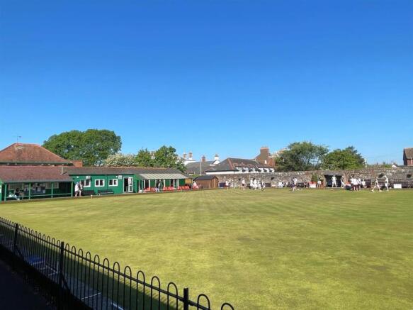 Bowls Club 300yds