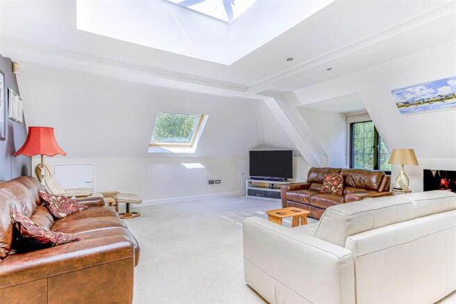 Kitchen / Lounge / Dining Room