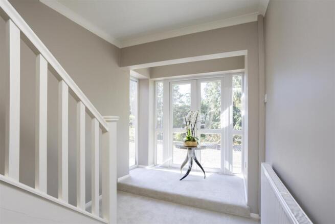 5 bed Detached for sale Image 5