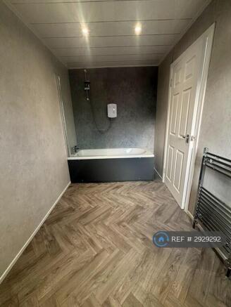 Lower Ensuite