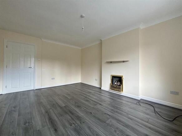 3 bed Semi-Detached for sale Image 7