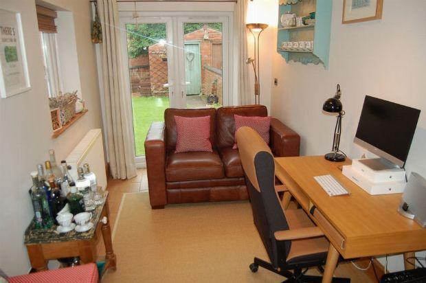 KITCHEN/BREAKFAST AREA