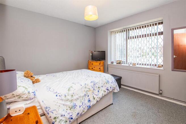 Coniston Close, Wellingborough photo 4