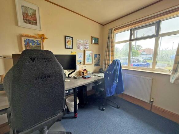 2 bed Semi-Detached Bungalow for sale Image 8