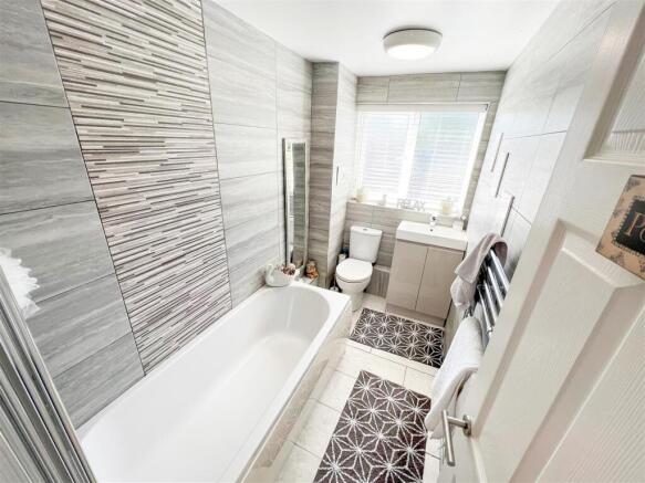 1 bed Flat for sale Image 5