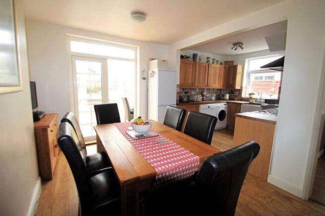 Kitchen/Dining...