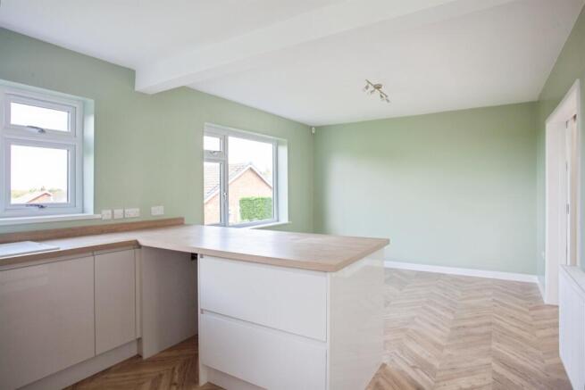 3 bed Semi-Detached for sale Image 7