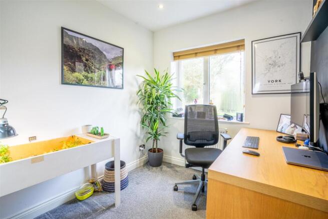 3 bed Semi-Detached to rent Image 10
