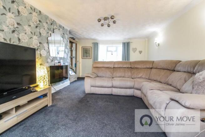 Sitting Room / Dining Room
