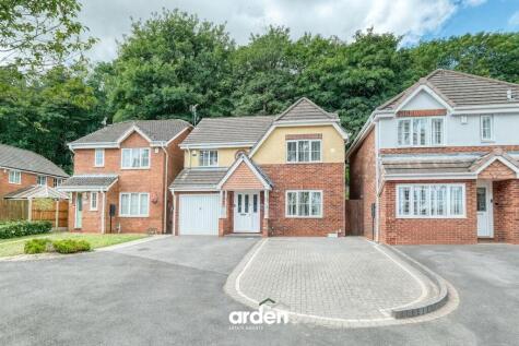 The Pines, Rednal, B45