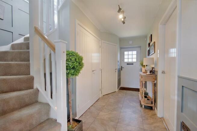 8545078-interior02-800.JPG