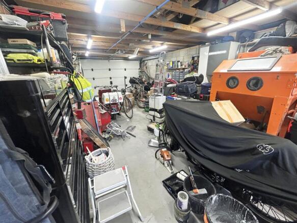 GARAGE