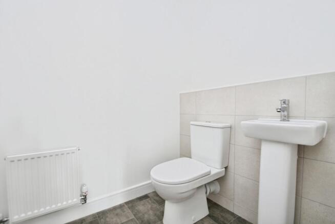 3 bed Semi-Detached for sale Image 8