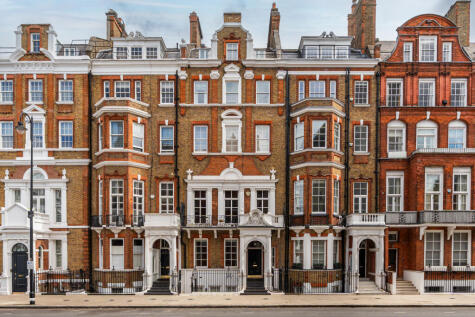 Pont Street, Knightsbridge, London, SW1X