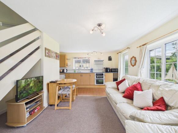 KITCHEN/LIVING AREA