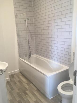 1 bed Apartment to rent Image 11