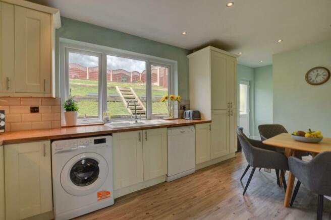 KITCHEN 4.jpg