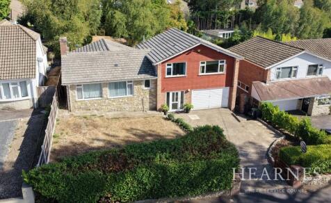 Chine Walk, West Parley, Ferndown, BH22