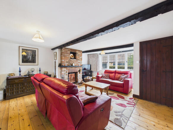 CAM01984G0-PR0564-STILL003