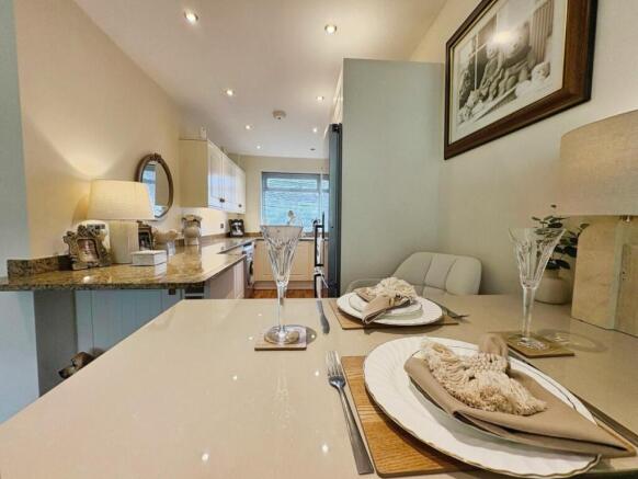 2 bed Apartment for sale Image 5