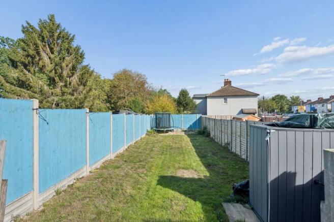 Melbourne Road, Bushey, WD23 photo 4