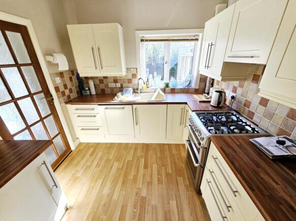 3 bed Semi-Detached for sale Image 7
