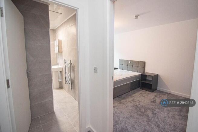 1 bed Flat to rent Image 4